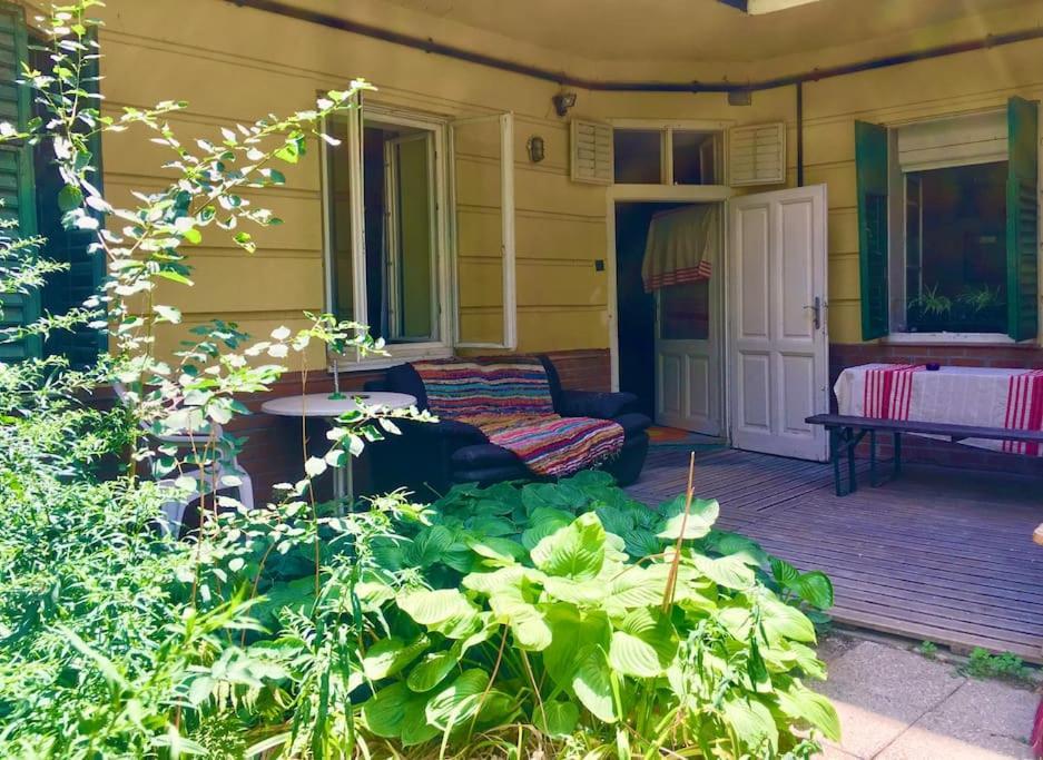 Vintage Studio Apartment, Garden And Free Parking Будапешт Экстерьер фото
